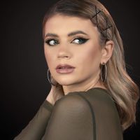 imagine profil Alexandra Popescu Make-up artist