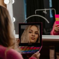 imagine profil Carina makeup, lash & brow artist