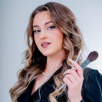 imagine profil Emma Rotaru Makeup