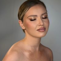 imagine profil Roxana Labos Makeup & Brows
