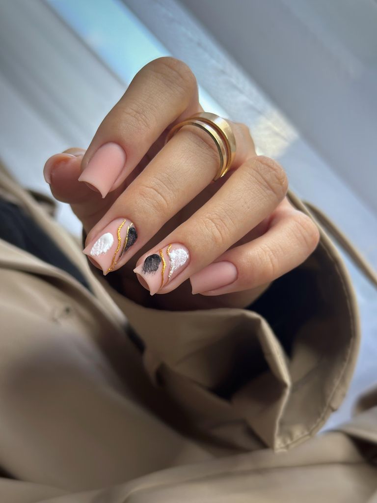 A2 Beauty Atelier — manichiură gel