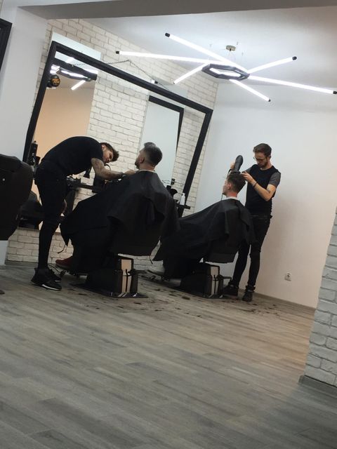 imagine galerie CUTTING - Men’s Hair Studio 2