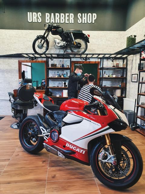 imagine galerie Urs Barber Shop 1