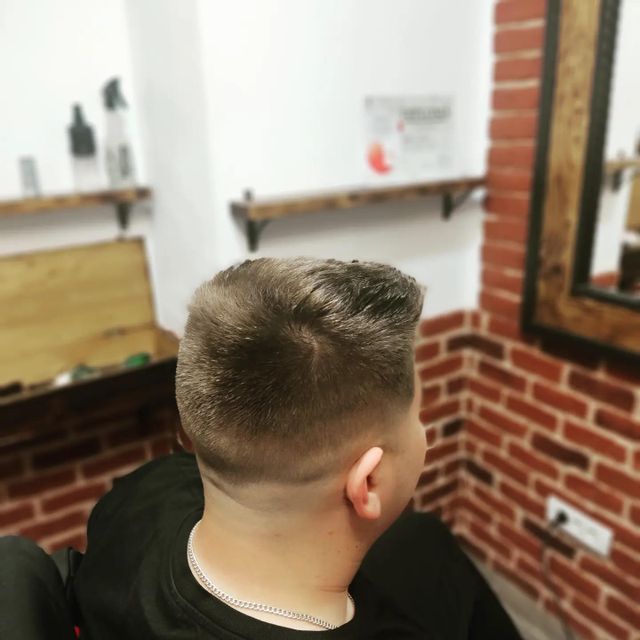 imagine galerie New look academy barber shop 5