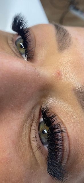 imagine galerie Cristina Lica Lashes 2