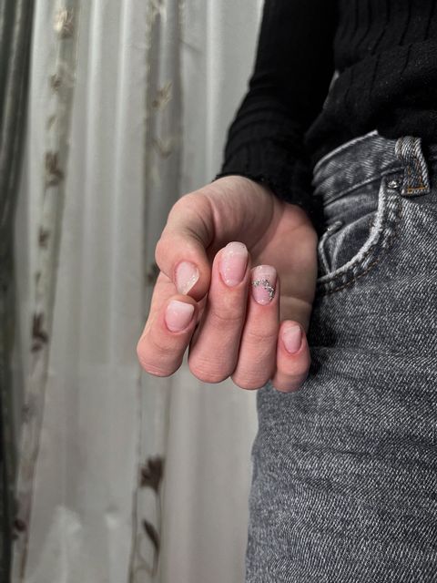 imagine galerie Naomi  Nailtehnician 1
