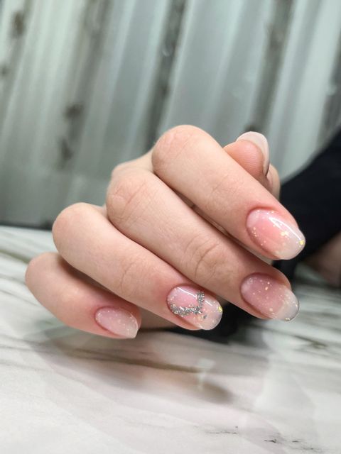 imagine galerie Naomi  Nailtehnician 2