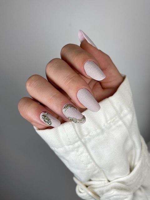 imagine galerie Naomi  Nailtehnician 4
