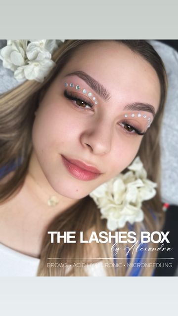 imagine galerie The lashes box by Alexandra  1