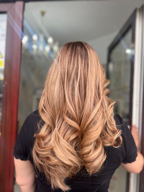 imagine galerie Eliza Popescu Hair Colorist & HairCut 1