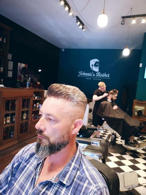 imagine galerie Johnnie`s Barber 4