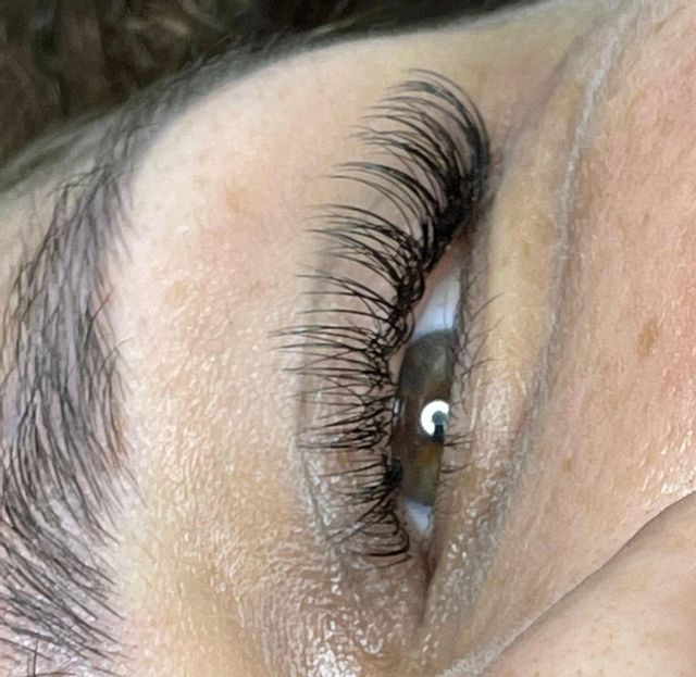 imagine galerie Zina Lash Technician 0