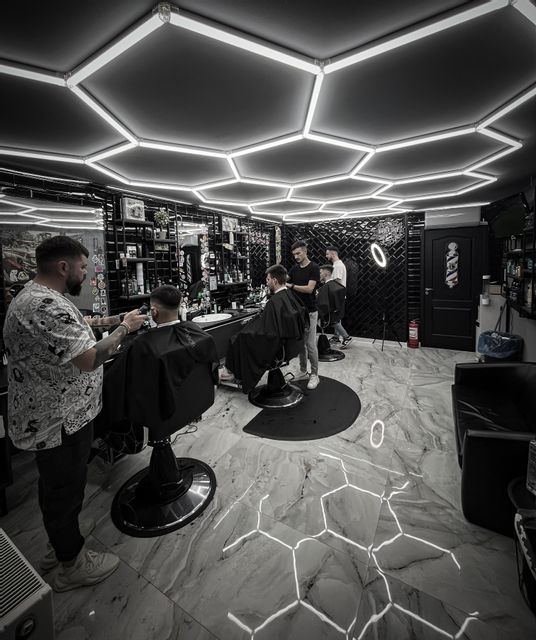 imagine galerie Men in Black - BarberShop 4