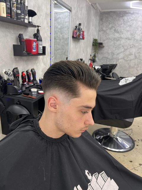 imagine galerie District Barbershop 2