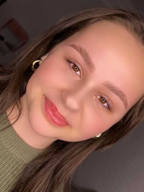 imagine galerie Lorenna Torai Make-up & Cosmetica 1