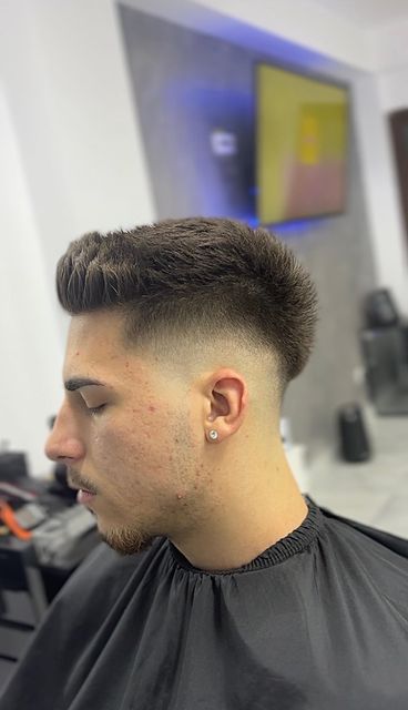 imagine galerie Barbering by Alex Măgureanu 1