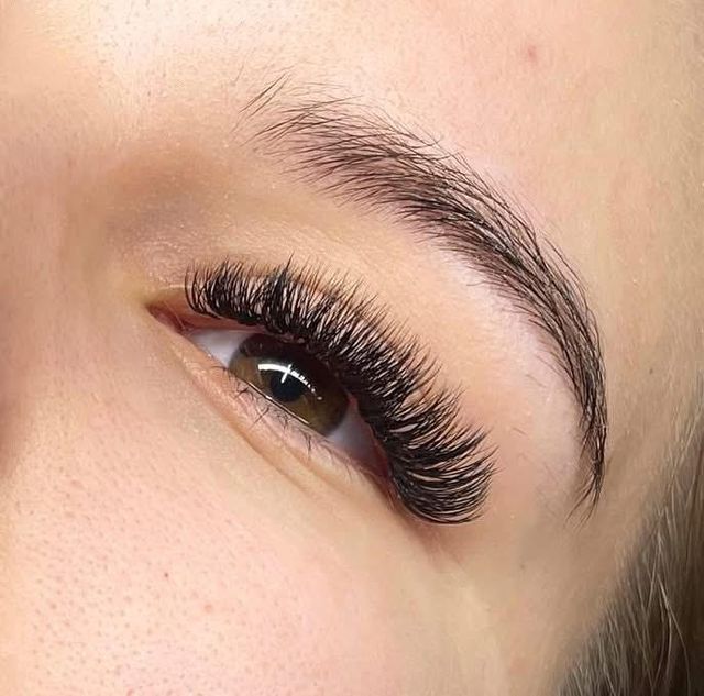imagine galerie Lashes by Andreea Decuseară 6