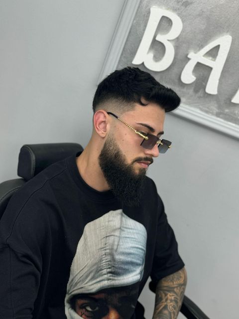 imagine galerie YPR BARBER Bd. Voluntari 1