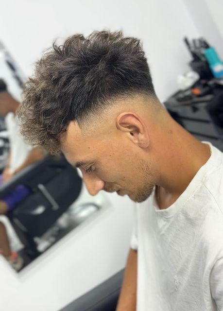 imagine galerie Alex Măgureanu Professional Cuts  5