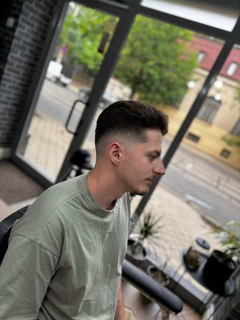 nico☺︎ LINECUT hairstudio București - MERO
