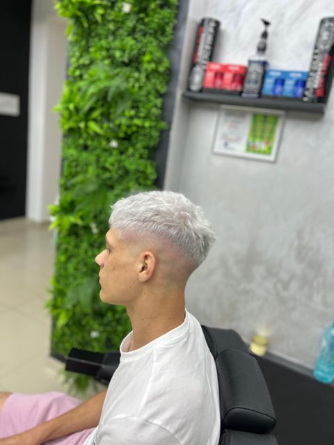 imagine galerie BLACK AND WHITE BARBER SHOP 3