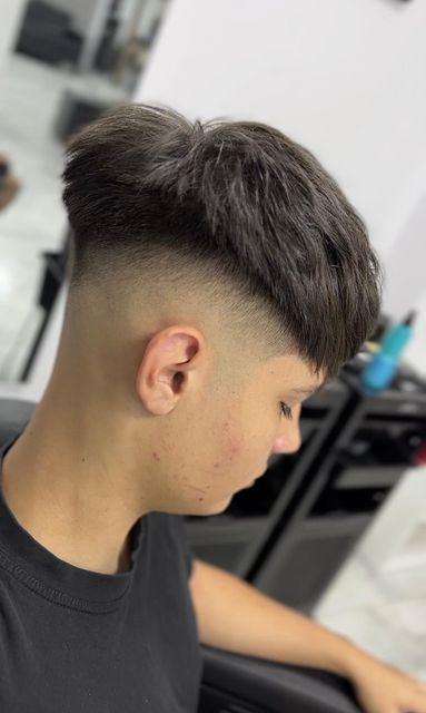 imagine galerie Alex Măgureanu Professional Cuts  2