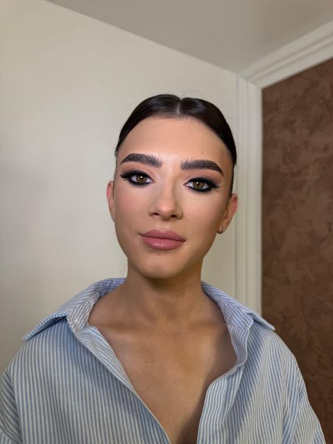 imagine galerie Benga Denisa • 𝙈𝙖𝙠𝙚-𝙪𝙥 & 𝘽𝙧𝙤𝙬 𝘼𝙧𝙩𝙞𝙨𝙩 • 4