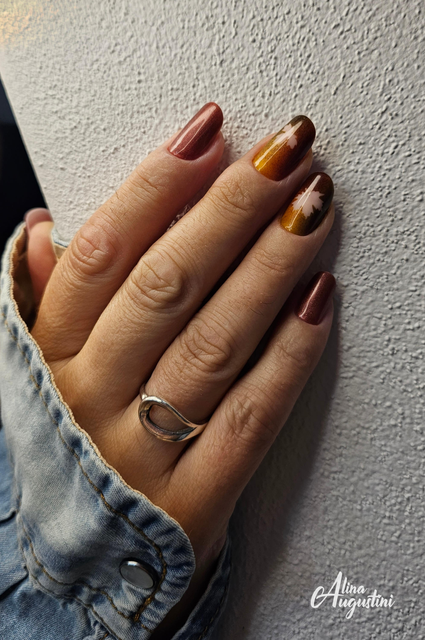 imagine galerie Augustini Alina Nailtrainer 3