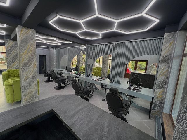 imagine galerie Arogant Salon 4