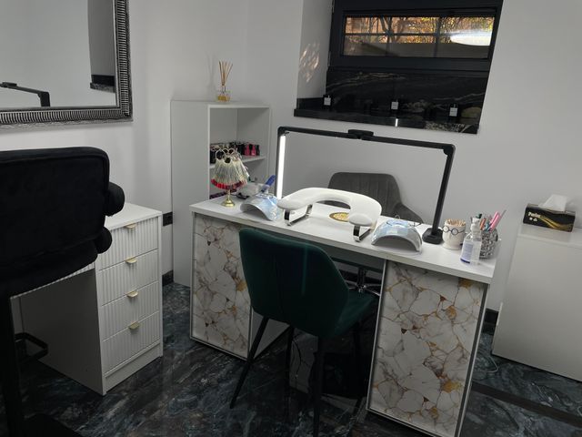 responsive image 46