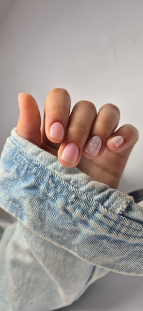 imagine galerie Negru Isabela nail tech 1