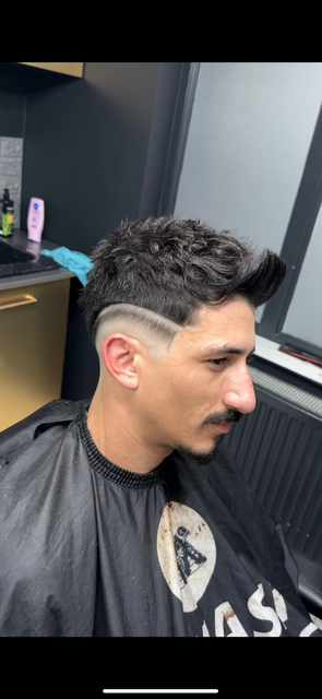 imagine galerie Mert barber 3