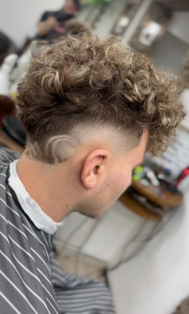 imagine galerie WEST BARBER SHOP Militari 3