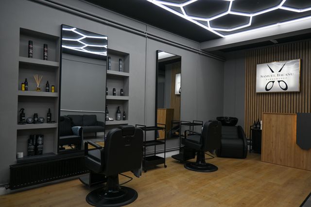 imagine galerie Samuel Bacanu Barbershop 1