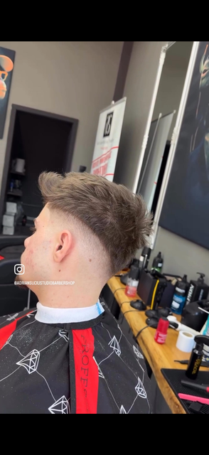 imagine galerie Adrian Suciu Barbershop & Nails 1