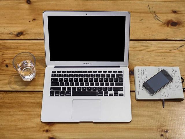 responsive image 132
