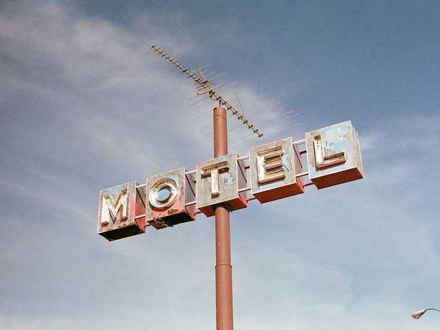 responsive image 330