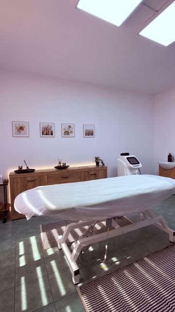 imagine galerie CRYSTAL BEAUTY SALON 4