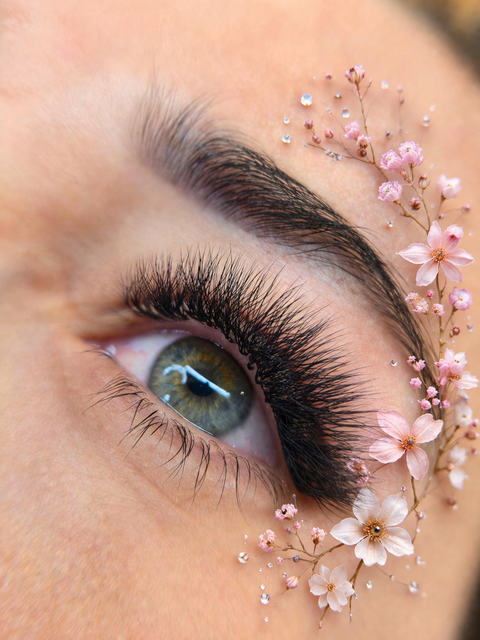 imagine galerie Lotus Lashes by Gina  1