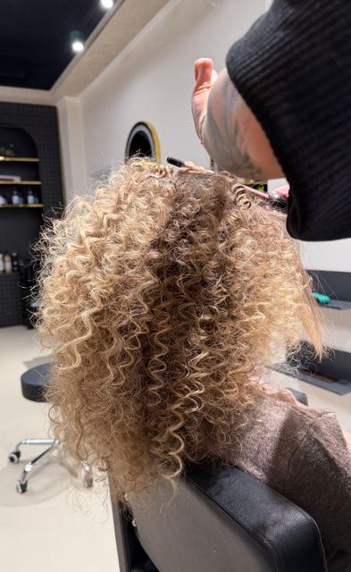 imagine galerie Reina The House of Beauty Salon Iasi 4