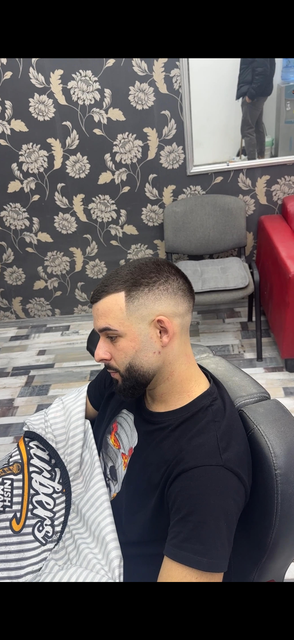 imagine galerie Robi’s Barber Shop 4