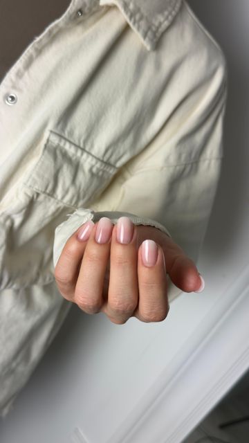 imagine galerie Naomi  Nailtehnician 1