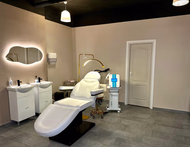 imagine galerie     Dermiq | Tratamente Faciale Avansate 1