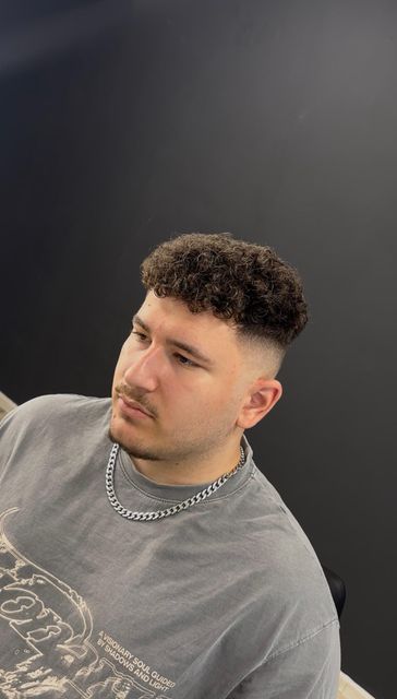 imagine galerie EM Barber 3