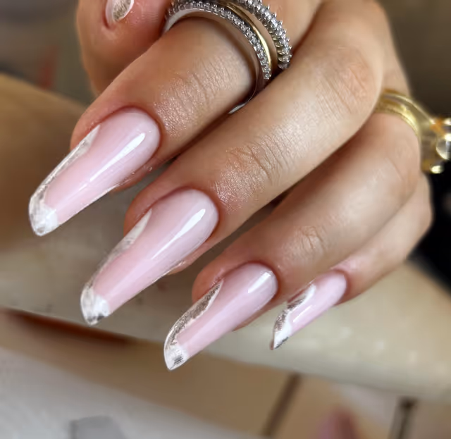 imagine galerie ML Nails & NLK Barber Room 6