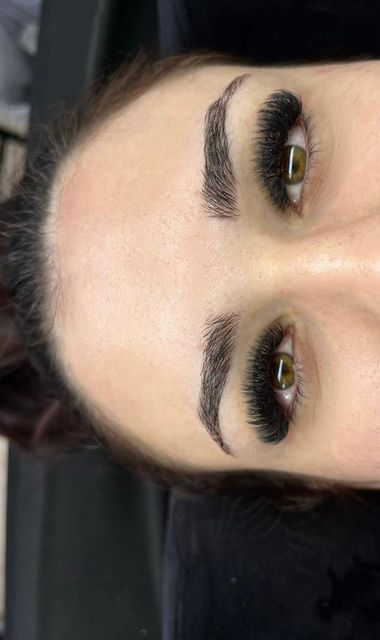 imagine galerie Miruna Lashes 6