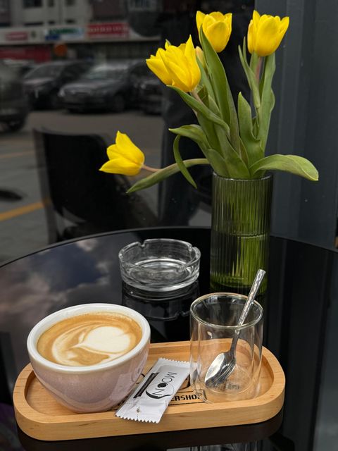 imagine galerie MOON COFFEE & BARBER SHOP 5