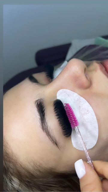 imagine galerie Miruna Lashes 5