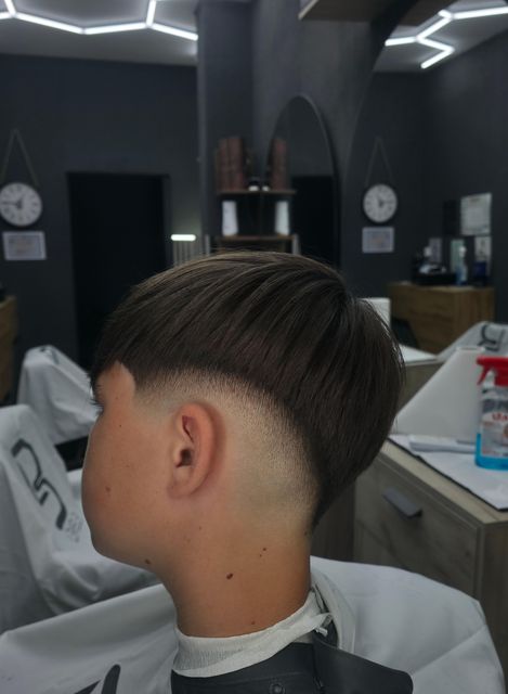 imagine galerie C6 Men’s Salon 4