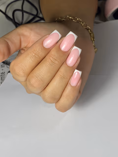 imagine galerie Madalina Dobre Nails Tehnician 4